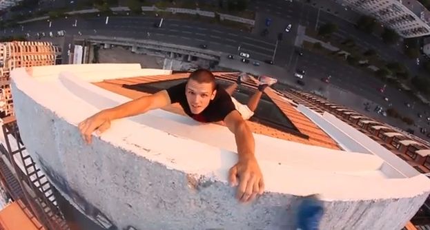 Video: Šialené nebezpečné kúsky mladých Rusov